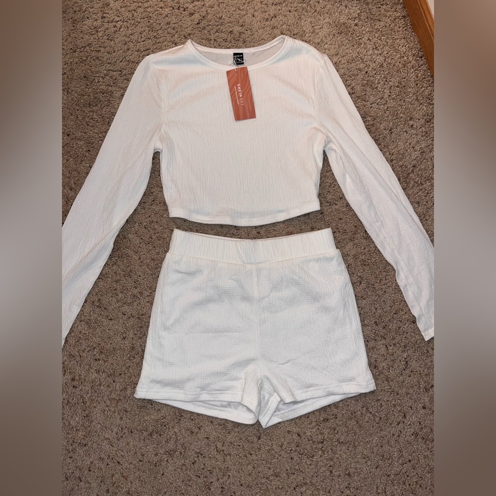 White two-piece set